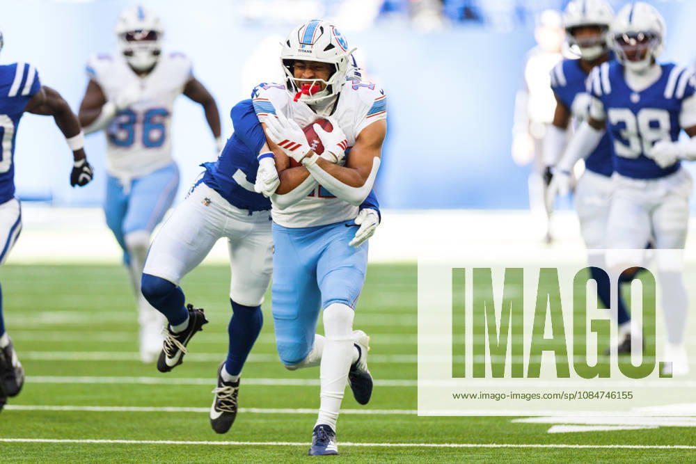 Oct 18, 2026; Indianapolis, IN, USA; Tennessee Titans wide receiver Chimere Dike (17) returns kickoff for yardage during NFL, American Football Herren, USA game action against the Indianapolis Colts at Lucas Oil Stadium. Mandatory Credit: -Cal Media NFL 2026: Titans Vs Colts OCT 18 - ZUMAc04_ 20261018_zma_c04_012
