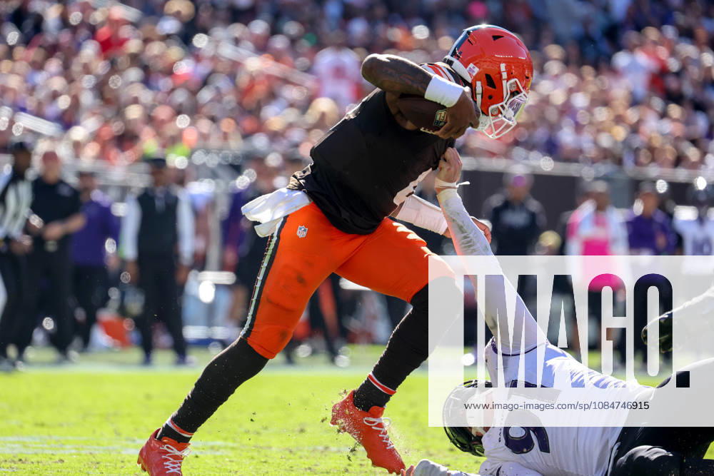 CLEVELAND, OH - OCTOBER 18: Baltimore Ravens linebacker Trey Hendrickson (91) grabs the jersey of Cleveland Browns quarterback Deshaun Watson (4) during the third quarter of the National Football League game between the Baltimore Ravens and Cleveland Browns on October 18, 2026, at Huntington Bank Field in Cleveland, OH. (Photo by Frank Jansky Icon Sportswire) NFL, American Football Herren, USA OCT 18 Ravens at Browns Icon261018021