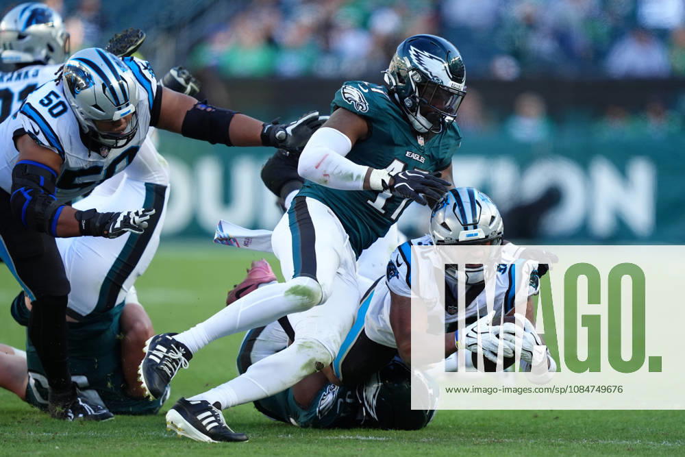 PHILADELPHIA, PA - OCTOBER 18: Carolina Panthers running back Chuba Hubbard (30) dives on a carry against Philadelphia Eagles linebacker Arnold Ebiketie (17) in the second half during the game between the Carolina Panthers and Philadelphia Eagles on October 18, 2026 at Lincoln Financial Field in Philadelphia, PA. (Photo by Kyle Ross Icon Sportswire) NFL, American Football Herren, USA OCT 18 Panthers at Eagles Icon26101846