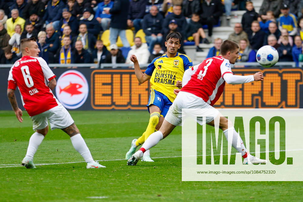 Ilyes Hamache of SC Cambuur scores the 2-1 during the Eredivisie 2026 27 match between SC Cambuur and AZ Alkmaar at Kooi Stadium on October 18, 2026 in Leeuwarden, Netherlands.