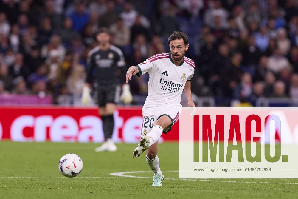 Bernardo Silva (Real Madrid CF) is seen in action during the LaLiga EA SPORTS 2026 2027 match between Real Madrid CF and Sevilla FC..Final score: Real Madrid CF 4-1 Sevilla FC. Madrid Spain - ZUMAs197 20261018_aaa_s197_271