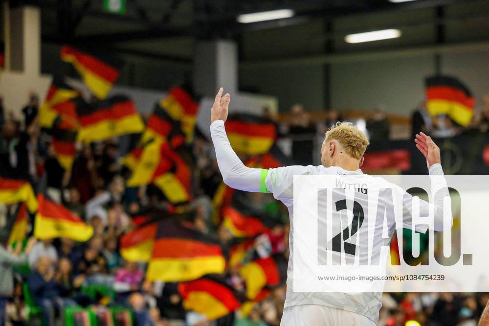 Futsal, WM-Qualifikation, Deutschland - Litauen, Westenergie Sporthalle Mülheim an der Ruhr, Saison 2026 2027: Torjubel nach dem Tor zum 3:2 durch Torschütze Christopher Wittig (Deutschland 02) - feuert die Halle an DFB regulations prohibit any use of photographs as image sequences and or quasi-video. Nordrhein-Westfalen Deutschland