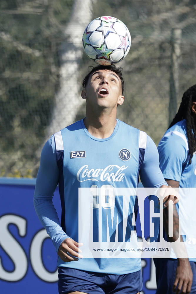 Training session SSC Napoli Napoli s Brazilian forward Giovane controls the ball during of the UEFA Champions League group stage matchday 3 fixture between SSC Napoli and Bodo Glimt at the SSC Napoli training centre in Castelvoturno, Caserta, on 19, October, 2026. _BPH9250