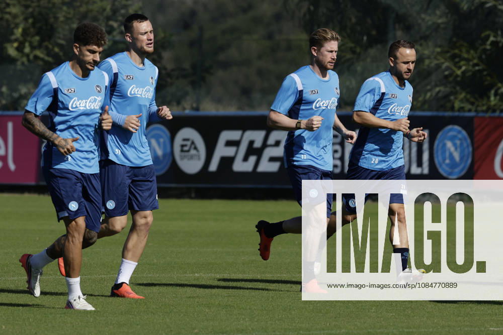 Training session SSC Napoli Napoli s Italian defender Giovanni Di Lorenzo, Napoli s Dutch defender Sam Beukema, Kevin De Bruyne and Napoli s Slovak midfielder Stanislav Lobotka during of the UEFA Champions League group stage matchday 3 fixture between SSC Napoli and Bodo Glimt at the SSC Napoli training centre in Castelvoturno, Caserta, on 19, October, 2026. _BPH9373