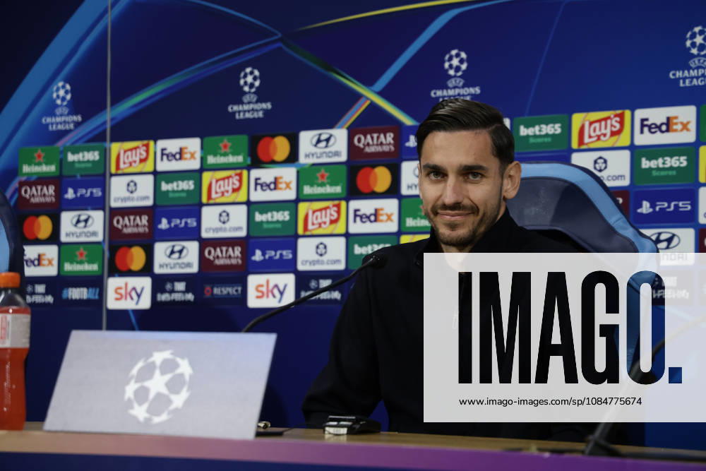Press conference, PK, Pressekonferenz SSC Napoli Napoli s Italian goalkeeper Alex Meret during the SSC Napoli press conference the day before the Champions League football match against Bodo Glimt at the Diego Armando Maradona stadium in Napoli on 19, October, 2026. ABP11702