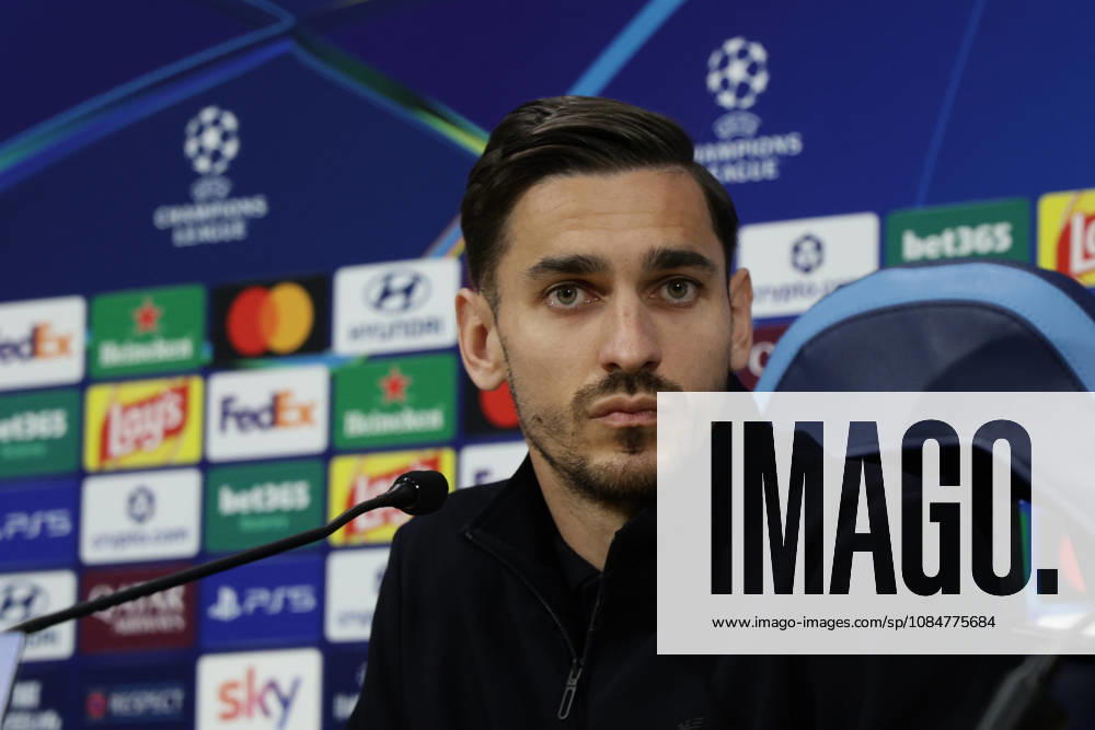 Press conference, PK, Pressekonferenz SSC Napoli Napoli s Italian goalkeeper Alex Meret during the SSC Napoli press conference the day before the Champions League football match against Bodo Glimt at the Diego Armando Maradona stadium in Napoli on 19, October, 2026. ABP11724
