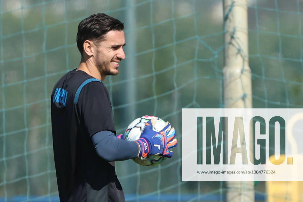 SSC Napoli Training Session Alex Meret of Napoli during a training session ahead of the UEFA Champions League 2026 27 at the Napoli training center in Castel Volturno, Italy, on October 19, 2026. Castel Volturno Napoli Italy