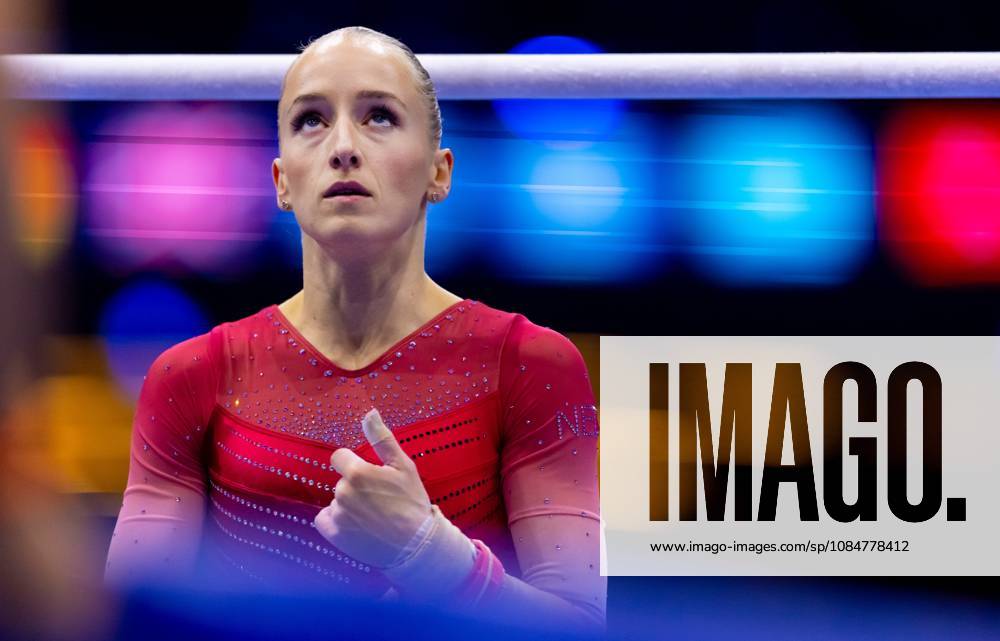 ROTTERDAM - Sanne Wevers during the qualifications at the World Gymnastics Championships in Rotterdam Ahoy. IRIS VAN DEN BROEK ANP ANPxSportx IVx 572977606 originalFilename: 572977606