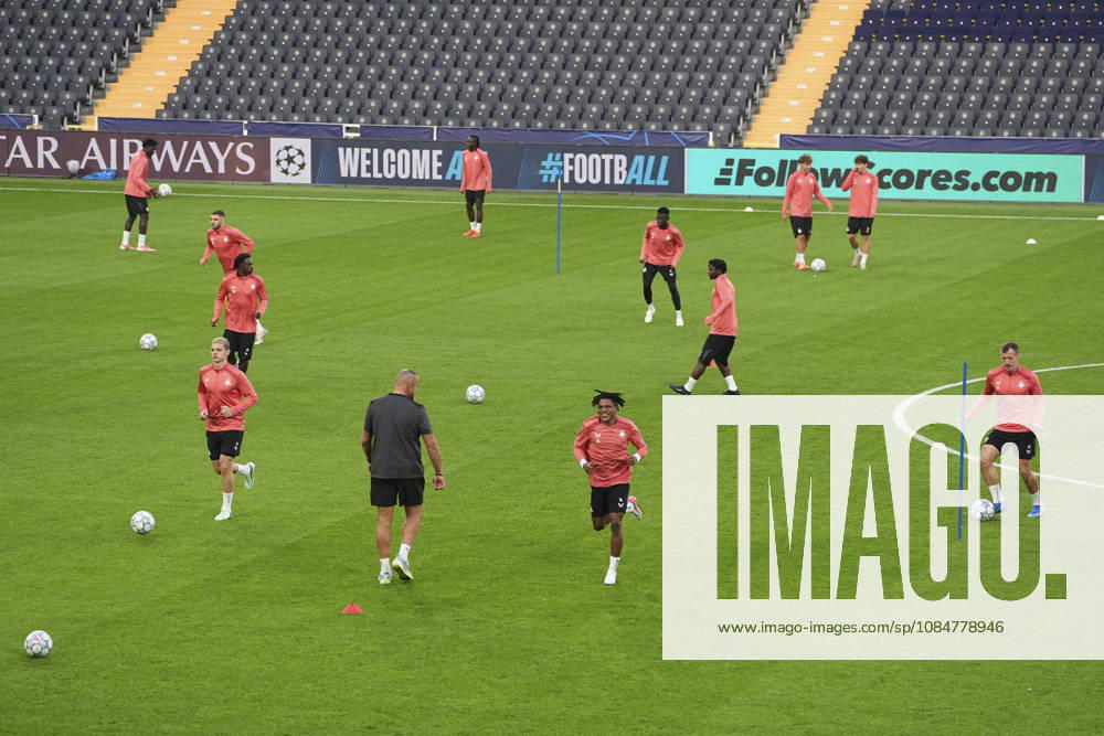 Ahead of Fenerbahce v Slavia Prague - UEFA Champions League ISTANBUL, TURKIYE - OCTOBER 19: Players of Slavia Prague attends the training session ahead of their UEFA Champions League match between Fenerbahce and Slavia Prague at Chobani Stadium in Istanbul, Turkiye, on October 19, 2026. Beyza Comert Anadolu Istanbul Turkey. Editorial use only. Please get in touch for any other usage.