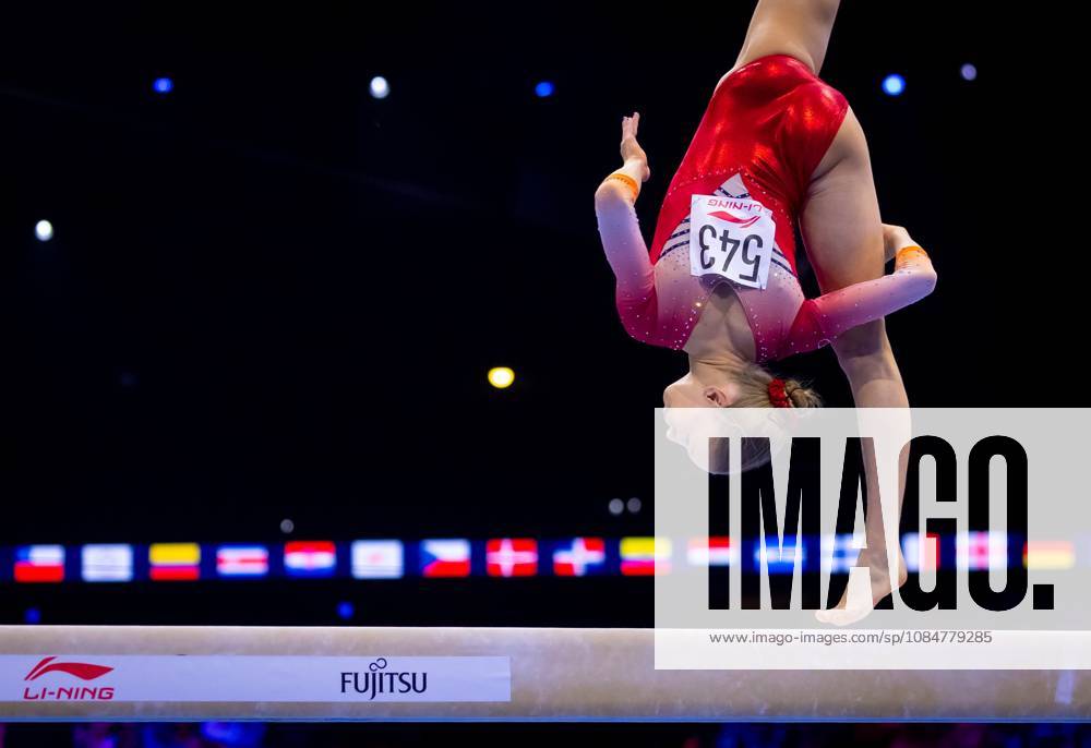 ROTTERDAM - Vera Ubbink during the qualifications at the World Gymnastics Championships in Rotterdam Ahoy. IRIS VAN DEN BROEK ANP ANPxSportx IVx 572980443 originalFilename: 572980443