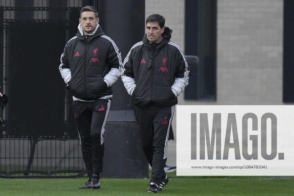 Liverpool Training, Champions League Liverpool FC manager Andoni Iraola walks out to the pitches during the Liverpool Training Session ahead of the UEFA Champions League Matchday 3 v Villarreal CF, AXA Training Centre, Liverpool, United Kingdom on 19 October 2026 Credit: Steve Flynn Every Second Media Editorial use only. All images are copyright Every Second Media Limited. No images may be reproduced without prior permission.