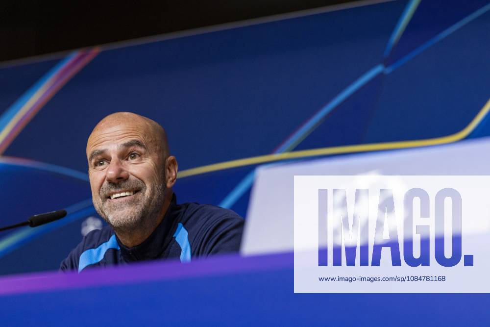 PORTO - PSV Eindhoven coach Peter Bosz of PSV Eindhoven during a press conference, PK, Pressekonferenz the day before the Champions League match between Porto and PSV Eindhoven at the Estadio Do Dragao, on October 19, 2026 in Porto, Portugal. MORITZ MUELLER ANP ANPxSportx IVx 572984556 originalFilename: 572984556