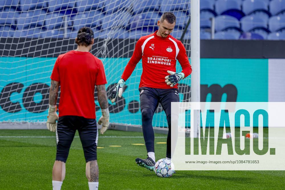 , Estadio do Dragao , season 2026 2027 , UEFA Champions League football , press conference, PK, Pressekonferenz PSV , Picture shows PSV goalkeeper Matej Kovar Press conference and training PSV x208823049x