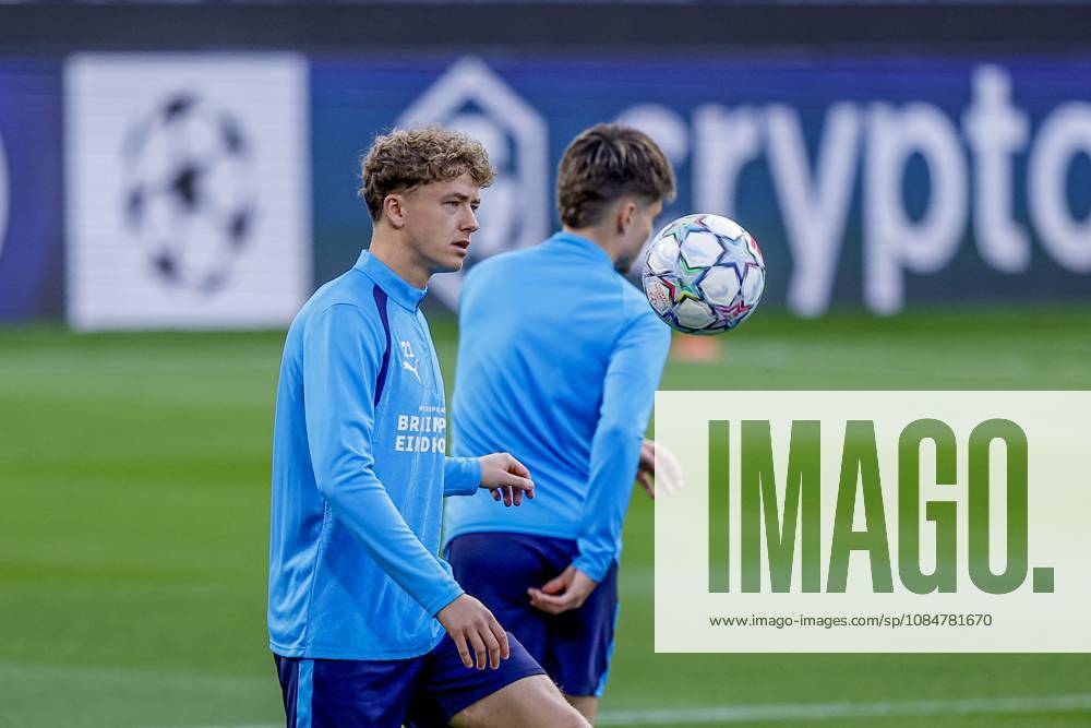 , Estadio do Dragao , season 2026 2027 , UEFA Champions League football , press conference, PK, Pressekonferenz PSV , Picture shows PSV Player Sven Mijnans Press conference and training PSV x208823160x