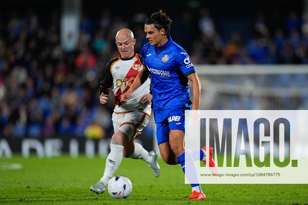 Enes Unal of Getafe CF runs with the ball during the Spanish League, LaLiga EA Sports, football match between Getafe CF and Rayo Vallecano at Coliseum de Getafe stadium on October 19, 2026, in Getafe, Spain. Getafe CF V Rayo Vallecano - LaLiga EA Sports - ZUMAa181 20261019_zaa_a181_034