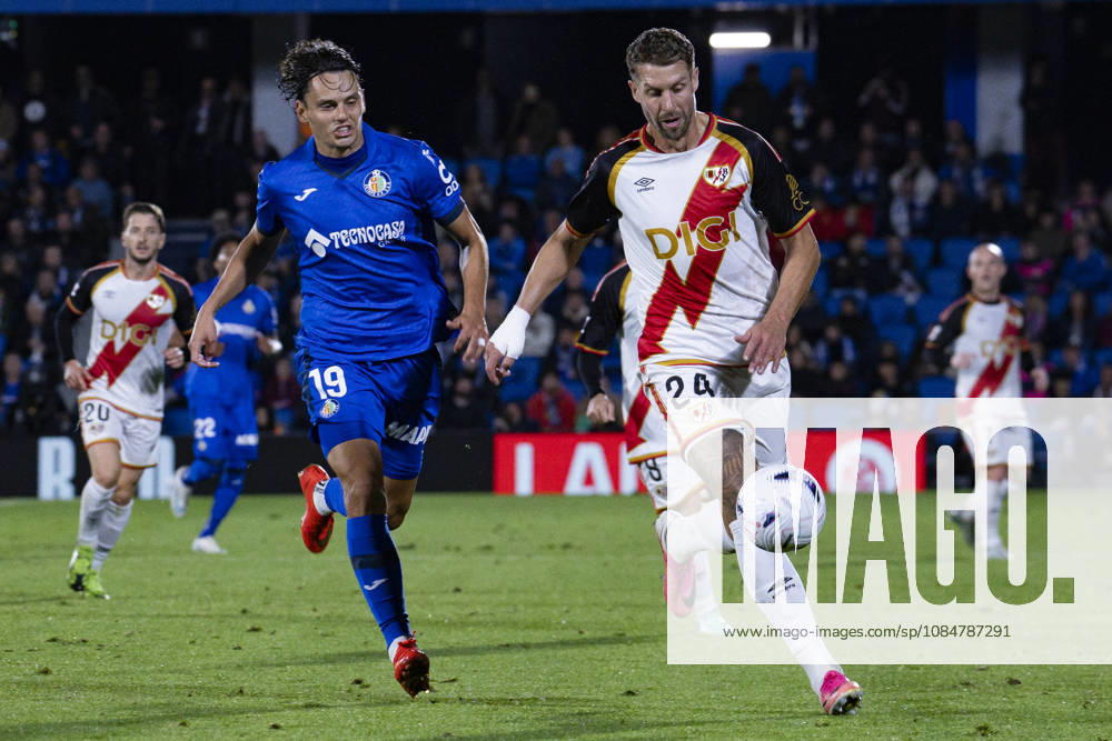 Getafe CF v Rayo Vallecano - La Liga EA Sports 2026 27 October 19, 2026, Estadio El Coliseum, Getafe, Madrid, Spain: Florian Lejeune of Rayo Vallecano is defended by Enes Unal of Getafe during La Liga EA Sports match between Getafe and Rayo Vallecano at Estadio El Coliseum on October 19, 2026 in Madrid, Spain. Getafe Estadio Coliseum Madrid Spain