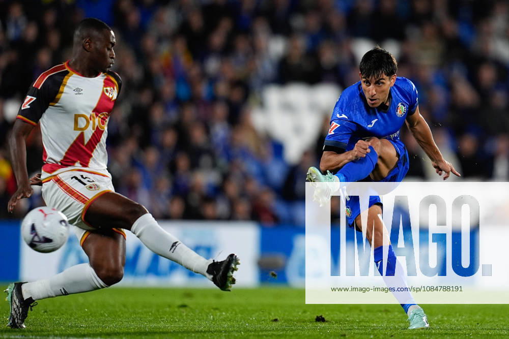 Ramon Terrats of Getafe CF shoots during the Spanish League, LaLiga EA Sports, football match between Getafe CF and Rayo Vallecano at Coliseum de Getafe stadium on October 19, 2026, in Getafe, Spain. Getafe Spain - ZUMAa181 20261019_zaa_a181_022