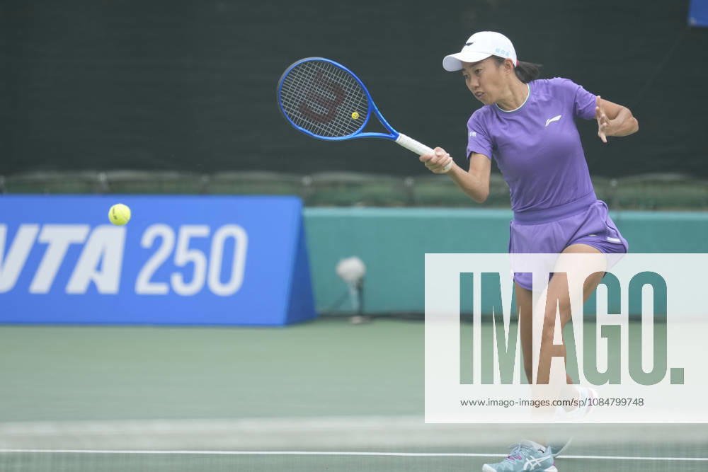 WTA, Tennis Damen Kinoshita Group Japan Open - Day 2 Shuai Zhang of China plays during her round of 32 singles match against Tereza Valentova of the Czech Republic at the 2026 Kinoshita Group Japan Open Women s tennis tournament at Utsubo Tennis Center in Osaka, Japan, on October 20, 2026. Osaka Japan