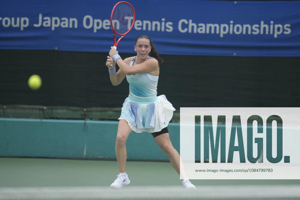 WTA, Tennis Damen Kinoshita Group Japan Open - Day 2 Tereza Valentova of the Czech Republic plays against Shuai Zhang of China during their round of 32 singles match at the 2026 Kinoshita Group Japan Open Women s tennis tournament at Utsubo Tennis Center in Osaka, Japan, on October 20, 2026. Osaka Japan