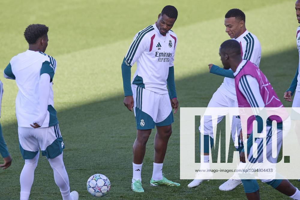 Denzel Dumfries (Real Madrid CF) is seen in action during a training session on the eve of the UEFA Champions League 2026 2027 match between Real Madrid CF and RB Leipzig..Real Madrid CF is holding its final training session ahead of its third UEFA Champions League game. Madrid Spain - ZUMAs197 20261020_aaa_s197_029