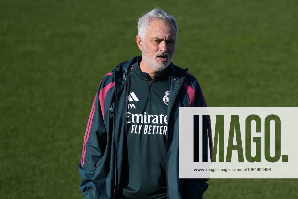 Real Madrid CF s coach Jose Mourinho during training session prior to the Champions League round 3 match against RB Leipzig. October 20 2026. (20261020117)