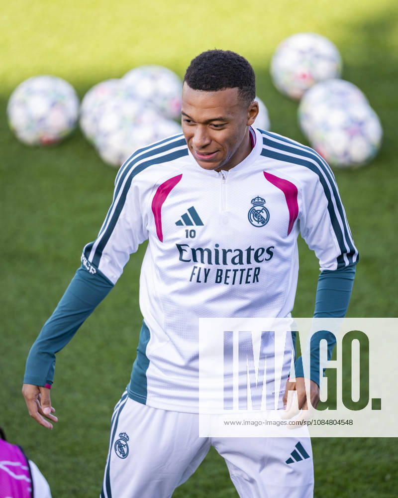 Real Madrid CF Training Session And press conference, PK, Pressekonferenz - UEFA Champions League 2026 27 League Phase MD3 MADRID, SPAIN - OCTOBER 20: Kylian Mbappe of Real Madrid CF is seen training during the training session on day ahead of the UEFA Champions League 2026 27 League Phase MD3 at Ciudad Real Madrid on October 20, 2026 in Valdebebas, Spain. Valdebebas Ciudad Real Madrid Madrid Spain