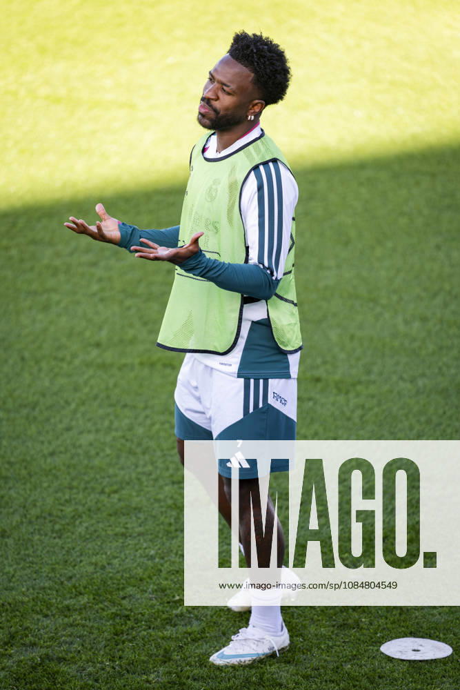 Real Madrid CF Training Session And press conference, PK, Pressekonferenz - UEFA Champions League 2026 27 League Phase MD3 MADRID, SPAIN - OCTOBER 20: Vinicius Junior of Real Madrid CF is seen training during the training session on day ahead of the UEFA Champions League 2026 27 League Phase MD3 at Ciudad Real Madrid on October 20, 2026 in Valdebebas, Spain. Valdebebas Ciudad Real Madrid Madrid Spain