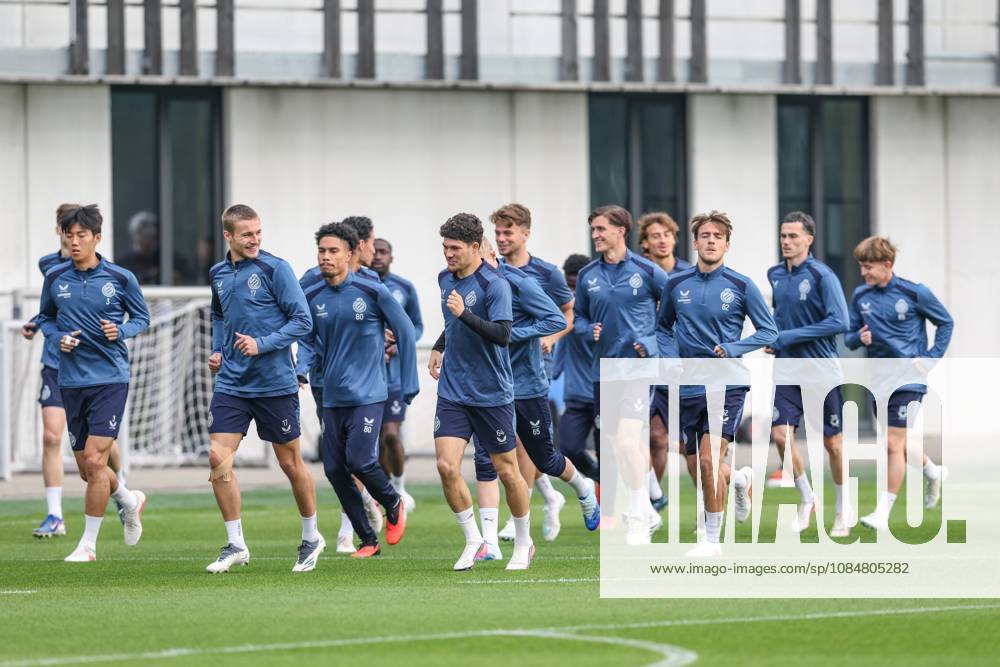 Club s players and +pictured during a training session of Belgian soccer team Club Brugge KV, Tuesday 20 October 2026 in Knokke-Heist. Club is preparing for the third game in the UEFA Champions League league phase against French team Racing Club de Lens tomorrow. BRUNOxFAHY x190372821x