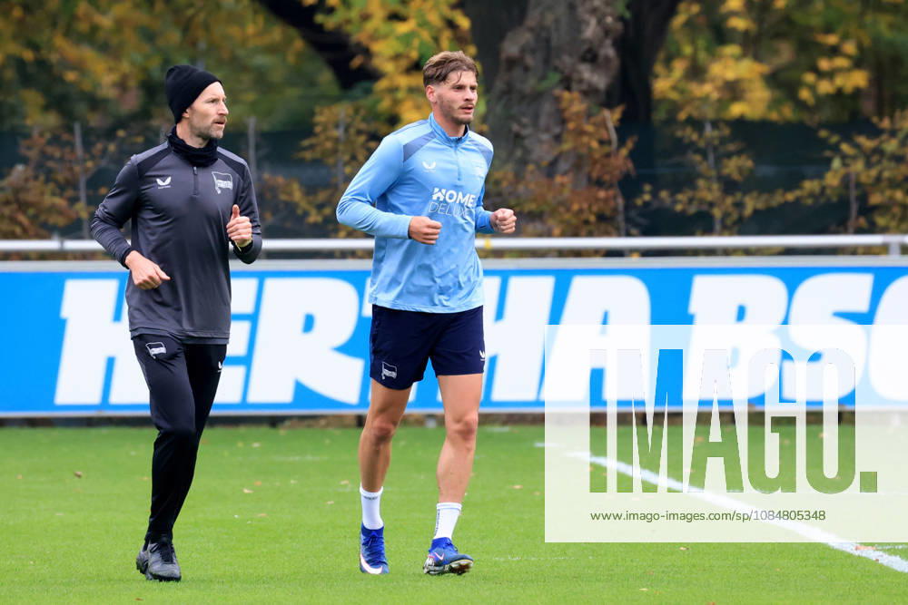 DEU GER, Fussball , 2.Fussballbundesliga, Saison 2026 2027, Sportforum, Hertha BSC, Training Marton Dardai ( Hertha BSC Berlin 31 ), Fitnesstrainer Hendrik Vieth ( Hertha BSC ) 2. Liga: DFB DFL regulations prohibit any use of photographs as image sequences and or quasi-video) nordphoto GmbH Engler Berlin Sportforum Berlin Deutschland