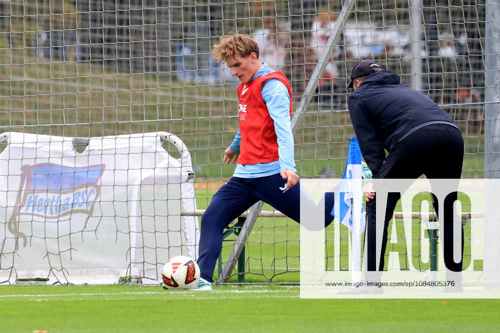 DEU GER, Fussball , 2.Fussballbundesliga, Saison 2026 2027, Sportforum, Hertha BSC, Training Mayson Grothe ( Hertha BSC Berlin 34 ), 2. Liga: DFB DFL regulations prohibit any use of photographs as image sequences and or quasi-video) nordphoto GmbH Engler Berlin Sportforum Berlin Deutschland