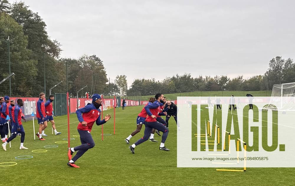 LOSC Lille training session ahead of UEFA Champions League match against Galatasaray CAMPHIN-EN-PEVELE, FRANCE - OCTOBER 20: Players of LOSC Lille take part in a training session at the Domaine de Luchin training facilities ahead of their UEFA Champions League league phase week 3 football match against Galatasaray in Camphin-en-Pevele, France, on October 20, 2026. Murat Karadag Anadolu Camphin-en-pevele France. Editorial use only. Please get in touch for any other usage.