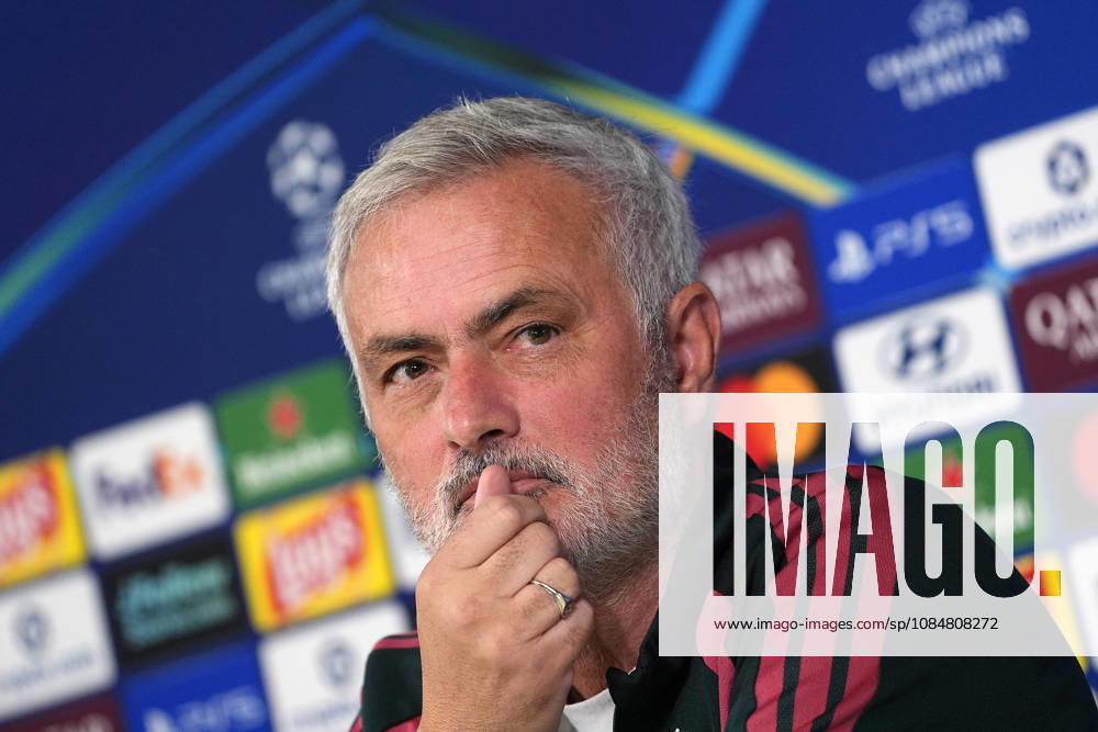 Real Madrid CF s coach Jose Mourinho in press conference, PK, Pressekonferenz after raining session prior to the Champions League round 3 match against RB Leipzig. October 20 2026. (20261020429)