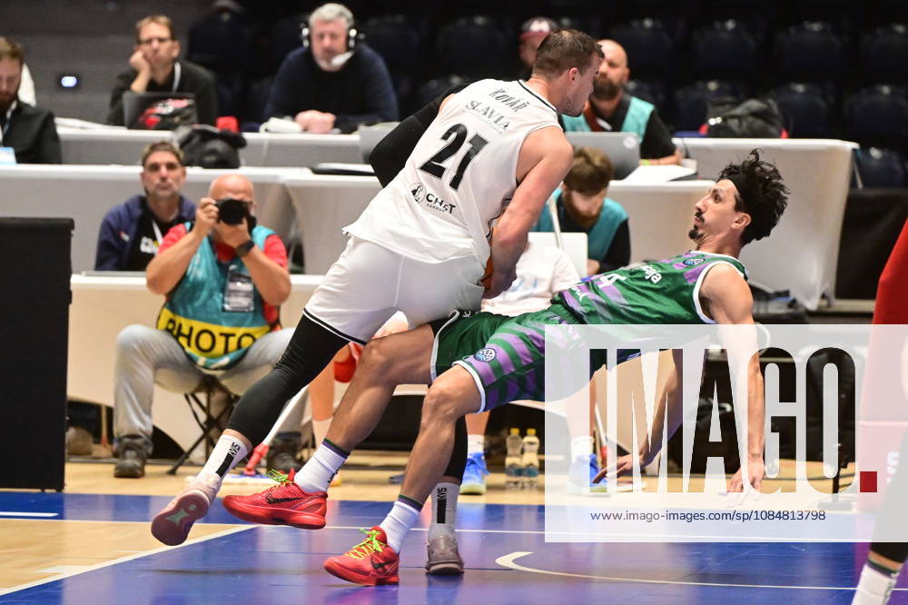L-R Lubos Kovar (Pardubice) and Nihad Djedovic (Malaga) in action during men s Basketball Champions League, group E, 2nd round, BK KVIS Pardubice vs Unicaja Malaga, in Pardubice, Czech Republic, October 20, 2026. (CTKxPhoto JosefxVostarek) CTKPhotoP2026102006627 CTKPhotoP2026102006627
