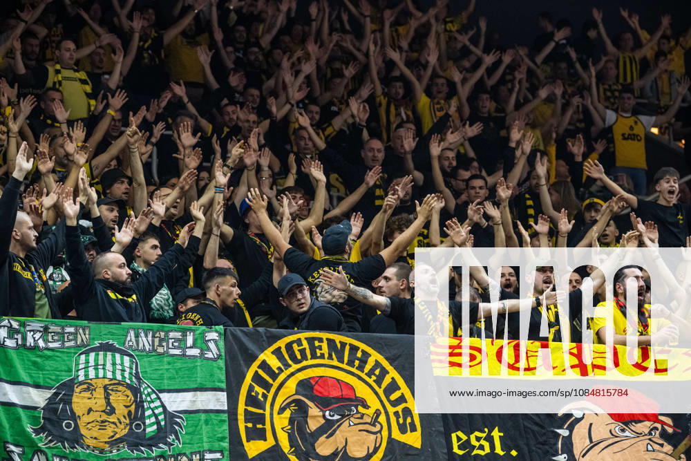 Rostock, Deutschland 20. Oktober 2026: BKT EuroCup - 2026 2027 - Gruppenphase - Gruppe A - Sp. 4 - Rostock Seawolves gegen Aris Thessaloniki Im Bild: Fankurve Aris Thessaloniki