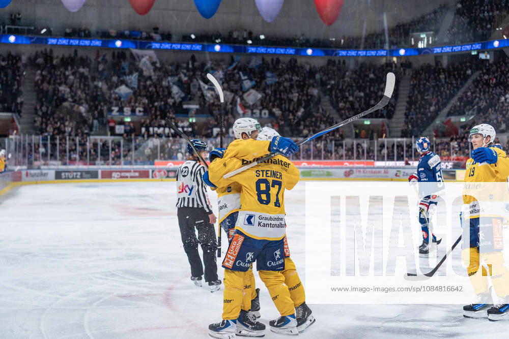 Zürich, Swiss Life Arena, National League: ZSC Lions - HC Davos, Torjubel HC Davos zum 0:1. 87 Lars Steiner (Davos) Zürich Swiss Life Arena Zürich Switzerland