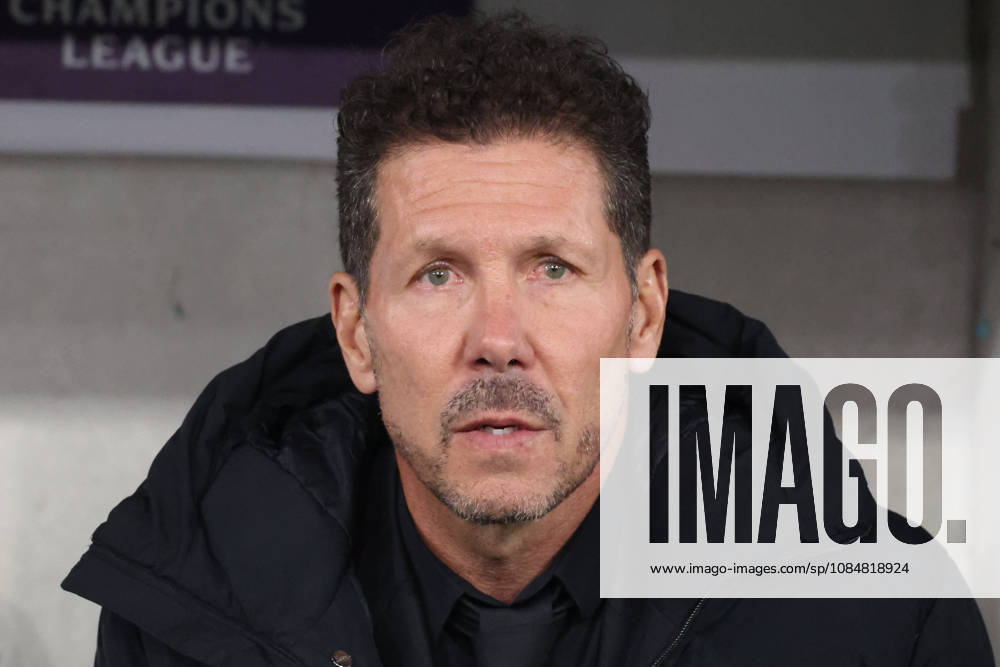 Fussball UEFA Champions League, VfB Stuttgart - Atletico Madrid v.l. Diego Simeone Trainer (Atlà tico Madrid) Stuttgart