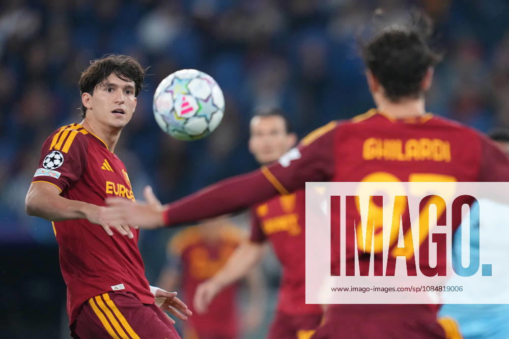 Roma’s Leonardo Balerdi during the UEFA Champions League Phase - Matchday 3 soccer match between AS Roma-Slovan Bratislava at the Rome s Olympic stadium, Italy - Tuesday October 20, 2026 - Soccer ( Photo by Alfredo Falcone LaPresse )
