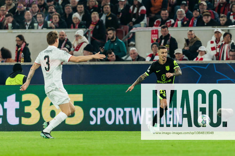 Alejandro Grimaldo (Atletico de Madrid, 22) controls the ball against Ramon Hendriks (VfB Stuttgart, 3) during the UEFA Champions League match between VfB Stuttgart vs. Atletico de Madrid at Arena Stuttgart on matchday 3 of the UEFA Champions League on October 20, 2026 in Stuttgart, Germany. Baden-Wuerttemberg Germany