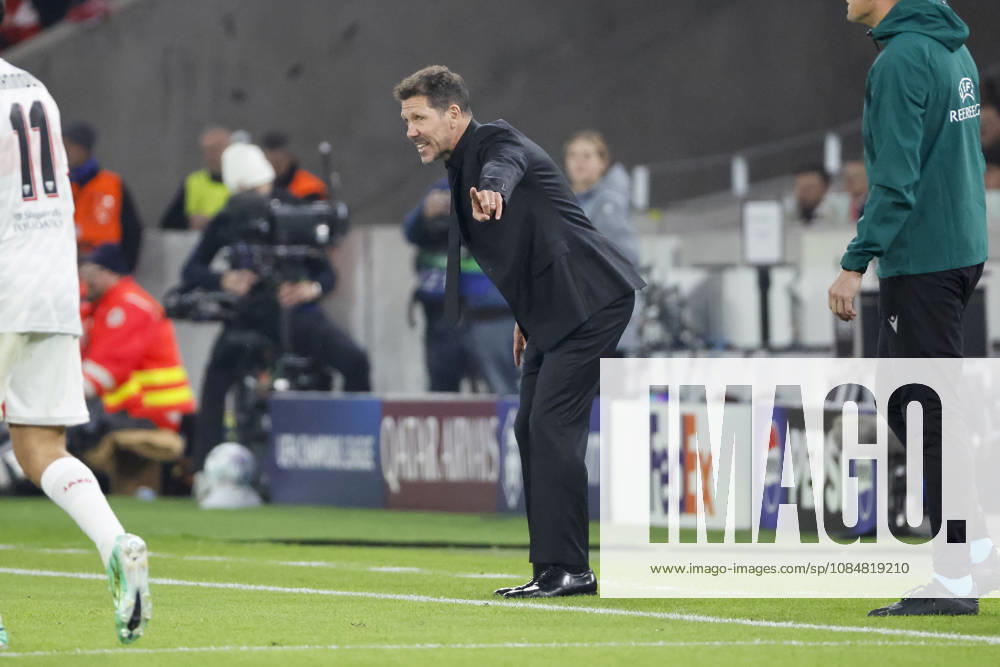 Diego Pablo Simeone (Atletico Madrid, Trainer), Mimik, Gesichtsausdruck, Emotion , Deutschland, Fussball, UEFA Champions League, 3. Spieltag, 2026 2027, VfB Stuttgart vs. Atletico Madrid, 20.10.2026, Stuttgart Arena Stuttgart Deutschland