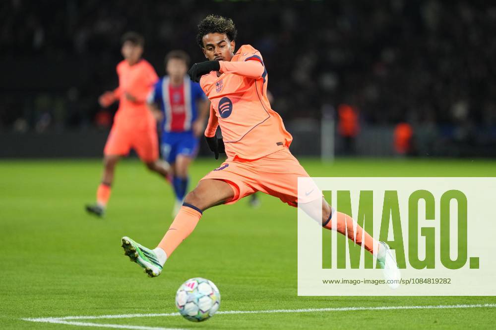 Lamine Yamal of Barcelona Paris Saint-Germain v Barcelona, UEFA Champions League, Football, Parc des Princes, Paris, France - 20 Oct 2026Paris Parc des Princes France