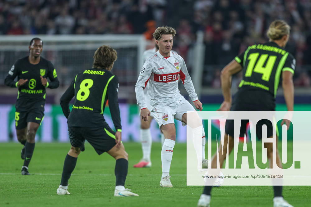 GER, Stuttgart, VfB Stuttgart vs Atletico Madrid, Fussball, UEFA, Spielzeit 2026 2027, Champions League, MHP-Arena, 3. Spieltag im Bild v.l.: Pablo Barrios (Atletico Madrid 8), Angelo Stiller (VfB Stuttgart 6) DFB DFL REGULATIONS PROHIBIT ANY USE OF PHOTOGRAPHS AS IMAGE SEQUENCES AND OR QUASI-VIDEO, 200.2026