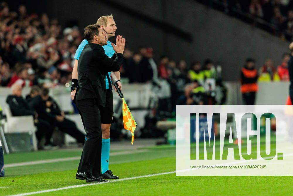Diego Simeone (Head Coach Atletico de Madrid) gestures during the UEFA Champions League match between VfB Stuttgart vs. Atletico de Madrid at Arena Stuttgart on matchday 3 of the UEFA Champions League on October 20, 2026 in Stuttgart, Germany. Baden-Wuerttemberg Germany