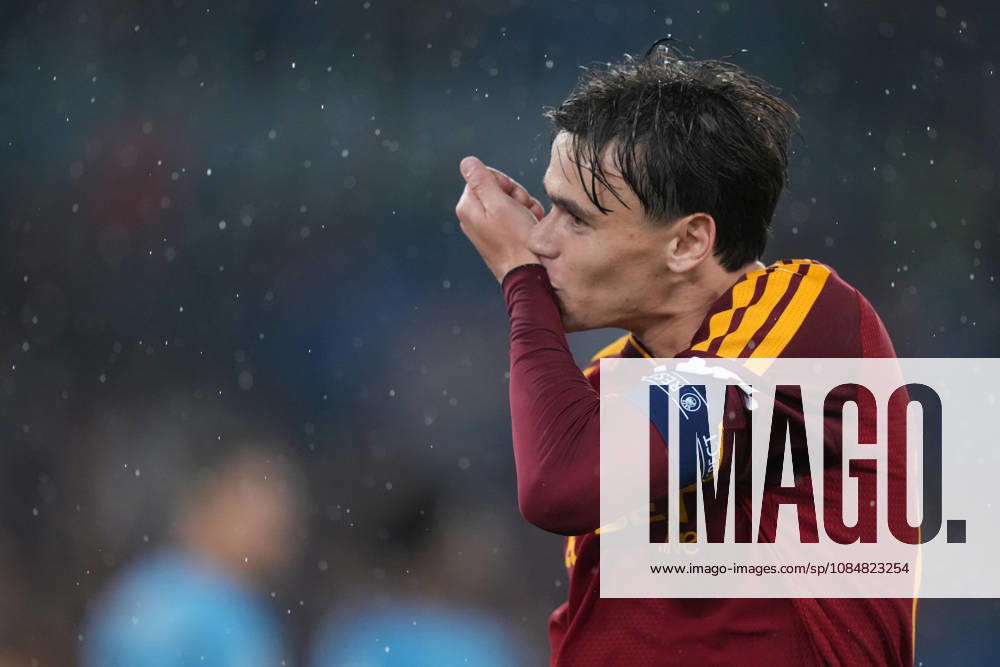 Roma’s Niccolo Pisilli celebrates after scoring during the UEFA Champions League Phase - Matchday 3 soccer match between AS Roma-Slovan Bratislava at the Rome s Olympic stadium, Italy - Tuesday October 20, 2026 - Soccer ( Photo by Alfredo Falcone LaPresse )