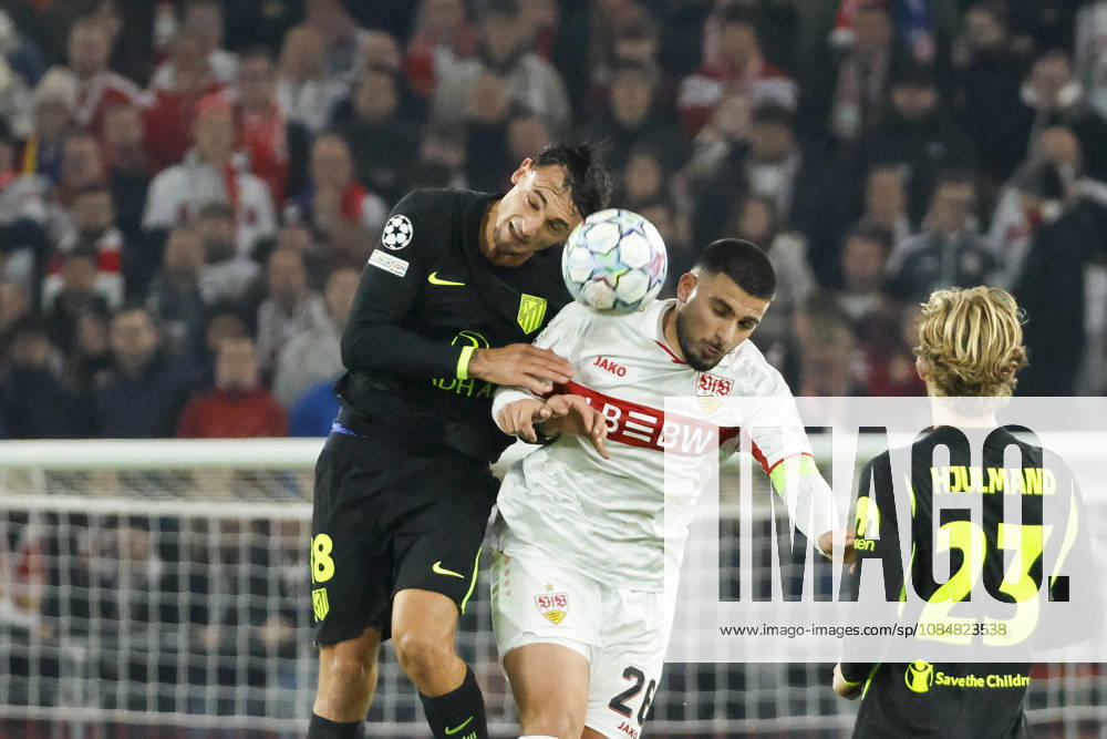 Marc Pubill (Atletico Madrid, 18) und Deniz Undav (VfB Stuttgart, 26) beim Kopfballduell , Deutschland, Fussball, UEFA Champions League, 3. Spieltag, 2026 2027, VfB Stuttgart vs. Atletico Madrid, 20.10.2026, Stuttgart Arena Stuttgart Deutschland