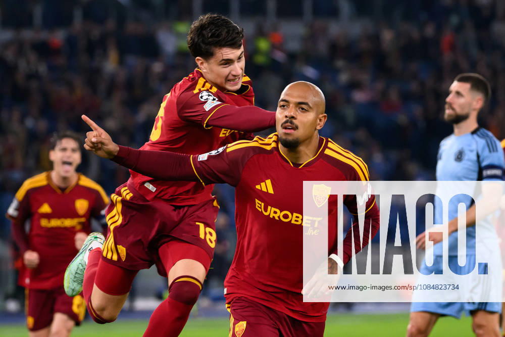 Donyell Malen of AS Roma celebrates with Matias Soule after scoring the goal of 4-0 during the UEFA Champions League 2026 2027 football match between AS Roma and Slovan Bratislava at Stadio Olimpico in Rome (Italy), October 20, 2026. AndreaxStaccioli