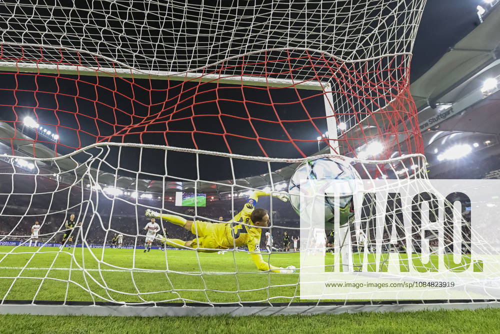 1:0 Tor fuer VfB Stuttgart durch Jamie Leweling (VfB Stuttgart, 18) Hintertor, Hintertorkamera, Hintertorperspektive , Deutschland, Fussball, UEFA Champions League, 3. Spieltag, 2026 2027, VfB Stuttgart vs. Atletico Madrid, 20.10.2026, Stuttgart Arena Stuttgart Deutschland