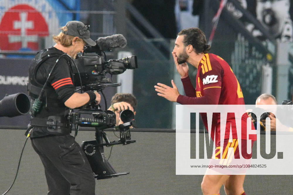 Foto IPP Roberto Ramaccia Roma 20 10 2026 Calcio:Uefa Champions League 2026- 2027 Roma vs Slovan Bratislava Nella foto Mario Hermoso of Roma celebrates scoring a goal 1-0 italyphotopress world copyright Roma italy Italia ITALY