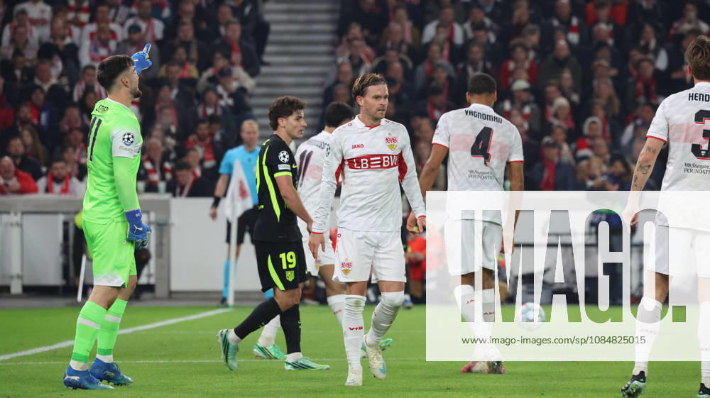 Fussball UEFA Champions League, VfB Stuttgart - Atletico Madrid v.l. Maximilian Mittelstädt (VfB Stuttgart) Stuttgart