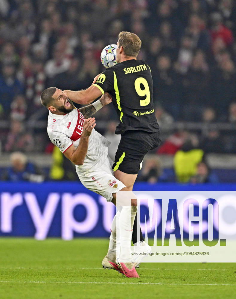 Fussball UEFA Champions-League League 2026 2027, 3.Spieltag, VfB Stuttgart - Atletico Madrid, in der MHP-Arena Stuttgart, v.l. Jeff Chabot (Stuttgart) gegen Alexander Sorloth (Atletico Madrid)