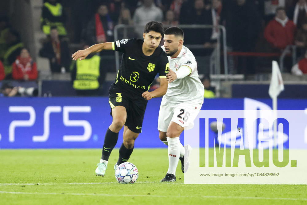 Obed Vargas (Atletico Madrid, 03) und Deniz Undav (VfB Stuttgart, 26) im Kampf um den Ball , Deutschland, Fussball, UEFA Champions League, 3. Spieltag, 2026 2027, VfB Stuttgart vs. Atletico Madrid, 20.10.2026, Stuttgart Arena Stuttgart Deutschland